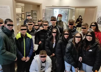 Μαθητές του Γυμνασίου της Κάτω Μηλιάς Κατερίνης στο Βλαχογιάννειο Μουσείο της Βέροιας