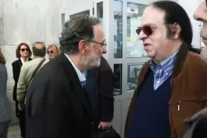 Με ποντιακή λύρα και τιμητικό άγημα η κηδεία του Μιχάλη Χαραλαμπίδη – Παρόντες Ανδρουλάκης και Λαφαζάνης