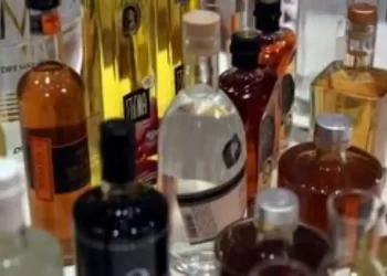 Μείωση του ΕΦΚ στα αλκοολούχα ποτά σε βάθος τριετίας 