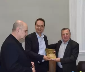 Στο Δημαρχείο Κατερίνης o Ευρωβουλευτής Στέλιος Κυμπουρόπουλος Στο Δημαρχείο Κατερίνης O Ευρωβουλευτής Στέλιος Κυμπουρόπουλος