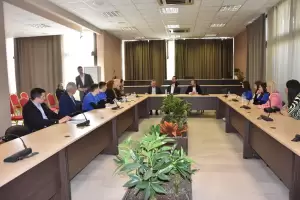 Στο Δημαρχείο Κατερίνης o Ευρωβουλευτής Στέλιος Κυμπουρόπουλος Στο Δημαρχείο Κατερίνης O Ευρωβουλευτής Στέλιος Κυμπουρόπουλος