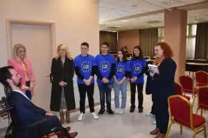 Στο Δημαρχείο Κατερίνης o Ευρωβουλευτής Στέλιος Κυμπουρόπουλος Στο Δημαρχείο Κατερίνης O Ευρωβουλευτής Στέλιος Κυμπουρόπουλος