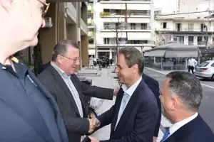 Στο Δημαρχείο Κατερίνης o Ευρωβουλευτής Στέλιος Κυμπουρόπουλος Στο Δημαρχείο Κατερίνης O Ευρωβουλευτής Στέλιος Κυμπουρόπουλος