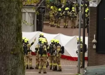 Συναγερμός στην Ολλανδία – Άνδρας με εκρηκτικά κρατά ομήρους σε μπαρ