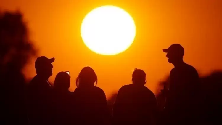 Το Ελ Νίνιο θα συμβάλει σε θερμοκρασίες υψηλότερες από το κανονικό από το Μάρτιο μέχρι τον Μάιο Το Ελ Νίνιο θα συμβάλει σε θερμοκρασίες υψηλότερες από το κανονικό από το Μάρτιο μέχρι τον Μάιο