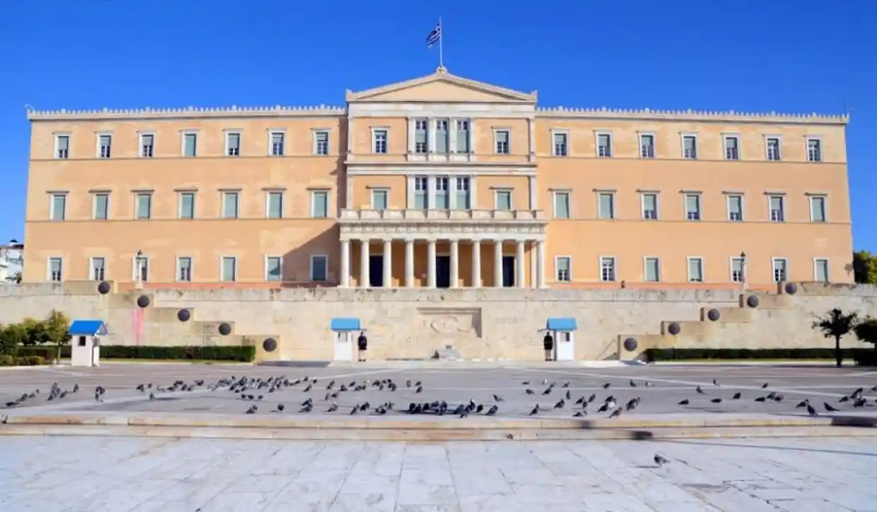 Η Βουλή των Ελλήνων στηρίζει τα τέκνα πεσόντων στελεχών των Ενόπλων Δυνάμεων και των Σωμάτων Ασφαλείας