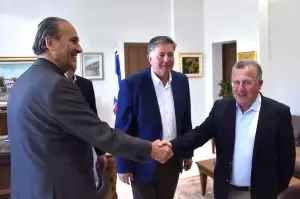 O Δήμαρχος Κατερίνης με τον Αντιπεριφερειάρχη Μπάνε Πρέλεβιτς και τον Πρόεδρο του Ελληνοσερβικού Επιμελητηρίου Κ.Γεωργάκο