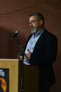 Αιγίνιο: Η κωμόπολη των πελαργών