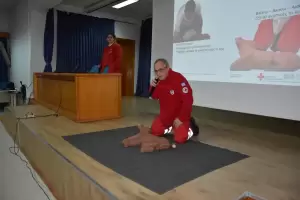 Κατερίνη - Σεμινάριο σε μαθητές για παροχή πρώτων βοηθειών σε ζώα συντροφιάς Κατερίνη – Σεμινάριο σε μαθητές για παροχή πρώτων βοηθειών σε ζώα συντροφιάς