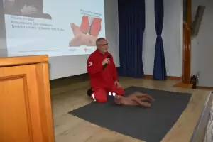 Κατερίνη - Σεμινάριο σε μαθητές για παροχή πρώτων βοηθειών σε ζώα συντροφιάς Κατερίνη – Σεμινάριο σε μαθητές για παροχή πρώτων βοηθειών σε ζώα συντροφιάς