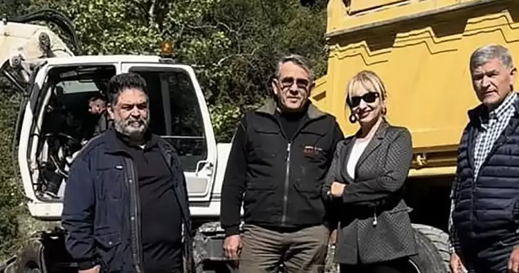 Καθαρίζεται το ρέμα της “Αγίας Τριάδας” Βροντούς Καθαρίζεται το ρέμα της “Αγίας Τριάδας” Βροντούς