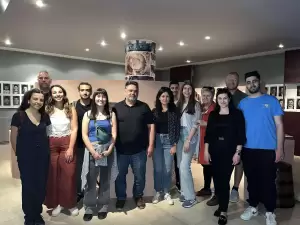 Στα καπνοχώραφα της Πιερίας ερευνητική ομάδα του ΑΠΘ με τον βιολόγο Αντώνιο Μαζάρη Στα καπνοχώραφα της Πιερίας ερευνητική ομάδα του ΑΠΘ με τον βιολόγο Αντώνιο Μαζάρη