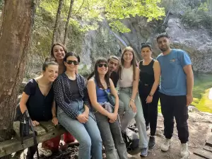 Στα καπνοχώραφα της Πιερίας ερευνητική ομάδα του ΑΠΘ με τον βιολόγο Αντώνιο Μαζάρη Στα καπνοχώραφα της Πιερίας ερευνητική ομάδα του ΑΠΘ με τον βιολόγο Αντώνιο Μαζάρη