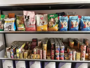 Τράπεζα τροφίμων και φαρμάκων για αδέσποτα ζώα