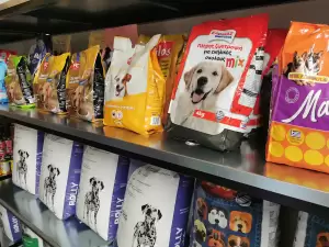 Τράπεζα τροφίμων και φαρμάκων για αδέσποτα ζώα