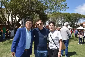 «Υιοθετώ! Δεν Αγοράζω!» – Η 1η γιορτή υιοθεσίας αδέσποτων ζώων του Δήμου Κατερίνης είναι γεγονός  