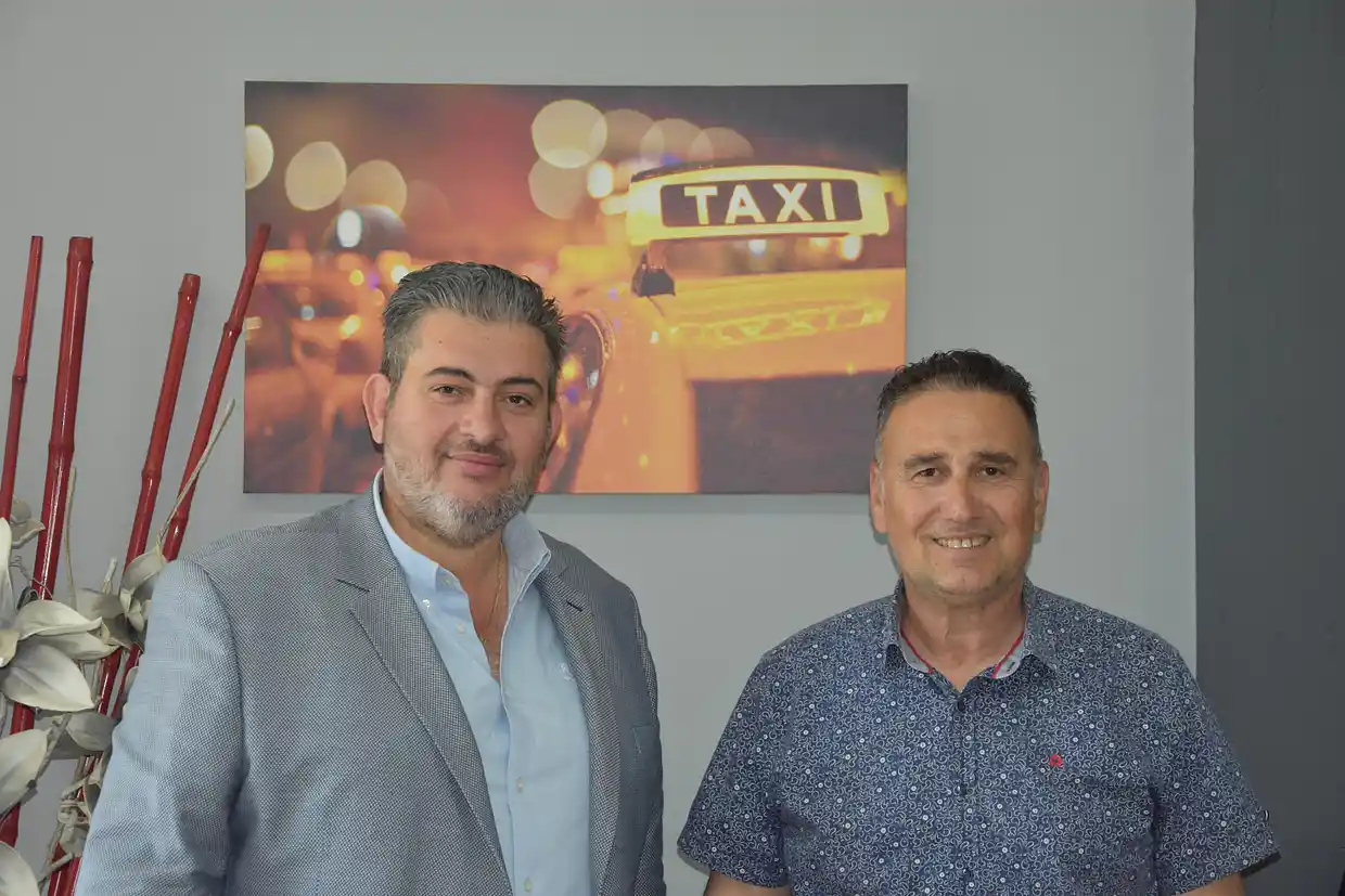 Πιερία Αύριο: Τα Ράδιο Ταξί Κατερίνης - 18300 επισκέφτηκε ο υποψήφιος Πρόεδρος του Επιμελητηρίου Πιερίας κ. Κώστας Πίτσιας Πιερία Αύριο: Τα Ράδιο Ταξί Κατερίνης - 18300 επισκέφτηκε ο υποψήφιος Πρόεδρος του Επιμελητηρίου Πιερίας κ. Κώστας Πίτσιας