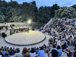 Δήμος Κατερίνης: Πανδαισία μουσικής & χορού στο Δημοτικό Θέατρο