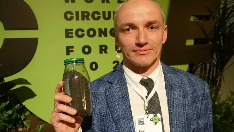 Είναι οι… μύγες που θα σώσουν τον πλανήτη;