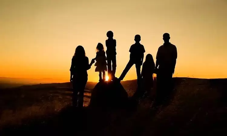 Η ελληνική οικογένεια συνεχίζει να αποτελεί τον πυρήνα για την υγιή ανάπτυξη και κοινωνικοποίηση των εφήβων