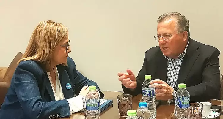 Κατερίνη: Επίσκεψη της υποψήφιας Ευρωβουλευτή Μαρίας Σπυράκη στον Δήμαρχο Ιωάννη Ντούμο Κατερίνη: Επίσκεψη της υποψήφιας Ευρωβουλευτή Μαρίας Σπυράκη στον Δήμαρχο Ιωάννη Ντούμο