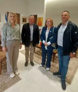 Κατερίνη: Επίσκεψη της υποψήφιας Ευρωβουλευτή Μαρίας Σπυράκη στον Δήμαρχο Ιωάννη Ντούμο Κατερίνη: Επίσκεψη της υποψήφιας Ευρωβουλευτή Μαρίας Σπυράκη στον Δήμαρχο Ιωάννη Ντούμο