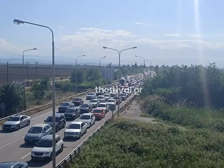 Με καθυστερήσεις σε Πιερία και Μάλγαρα η επιστροφή των εκδρομέων του Πάσχα Με καθυστερήσεις σε Πιερία και Μάλγαρα η επιστροφή των εκδρομέων του Πάσχα