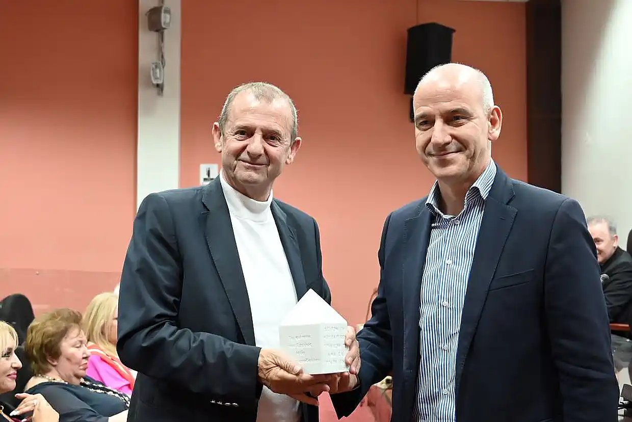 Ολύμπια Εν Δίω: Εκδήλωση για τα 15 χρόνια προσφοράς (εικόνες) Ολύμπια Εν Δίω: Εκδήλωση για τα 15 χρόνια προσφοράς