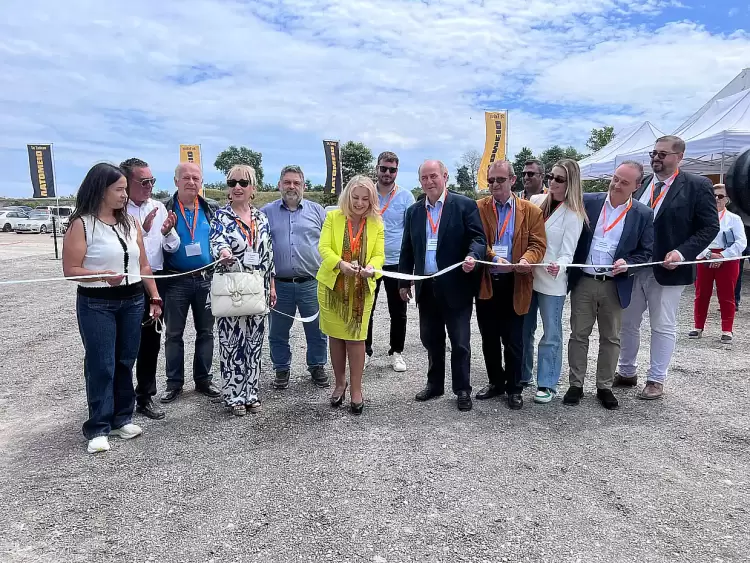 Πιερία: Εγκαίνια στην 6η διεθνή έκθεση "Λατομείο" (εικόνες) Πιερία: Εγκαίνια στην 6η διεθνή έκθεση “Λατομείο” (εικόνες)