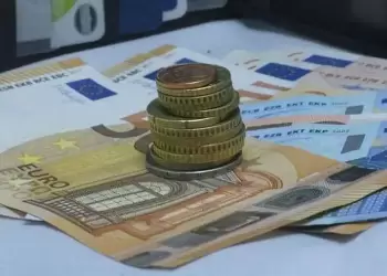 Πληρωμές E–ΕΦΚΑ και ΔΥΠΑ από 20 έως 24 Μαΐου – Ποιοι πάνε ταμείο