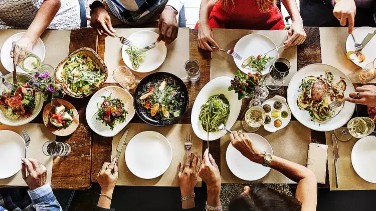 Πώς καταλαβαίνεις κάποιον ότι είναι τσιγκούνης και τσαμπατζής