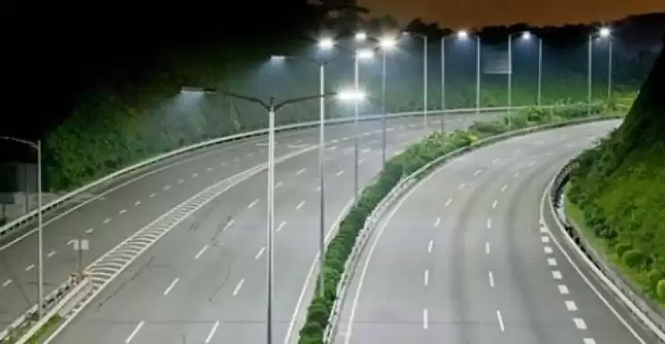 Η πρώτη δίκη για τους λαμπτήρες ηλεκτροφωτισμού Κατερίνης στην Αθήνα Η πρώτη δίκη για τους λαμπτήρες ηλεκτροφωτισμού Κατερίνης στην Αθήνα