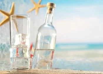 Το Ελληνικό ποτό που καθαρίζει τις αρτηρίες και προστατεύει το συκώτι!