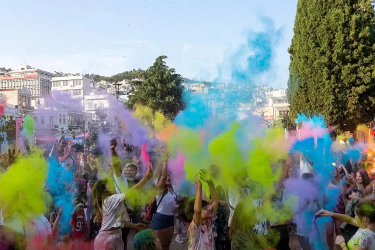 Το Φεστιβάλ Χρωμάτων ταξιδεύει στο Λιτόχωρου, στο πλαίσιο του 1ου “olympus Adrenaline & Nature Festival”.