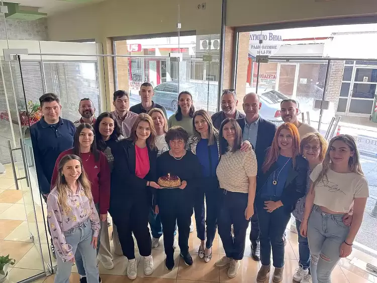 Χρόνια Πολλά από τους ανθρώπους του «ΟΒ» στην ψυχή του εκδοτικού οργανισμού Μάρω Κορομήλη!