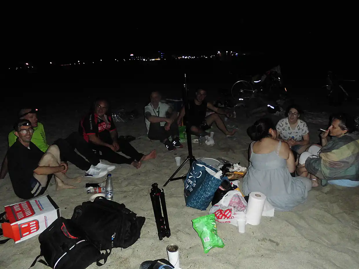 “Extreme Full Moon Party” με …ποδήλατα ! “extreme Full Moon Party” με …ποδήλατα !