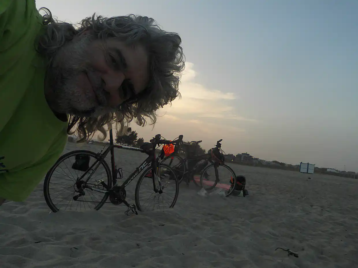 “Extreme Full Moon Party” με …ποδήλατα ! “extreme Full Moon Party” με …ποδήλατα !