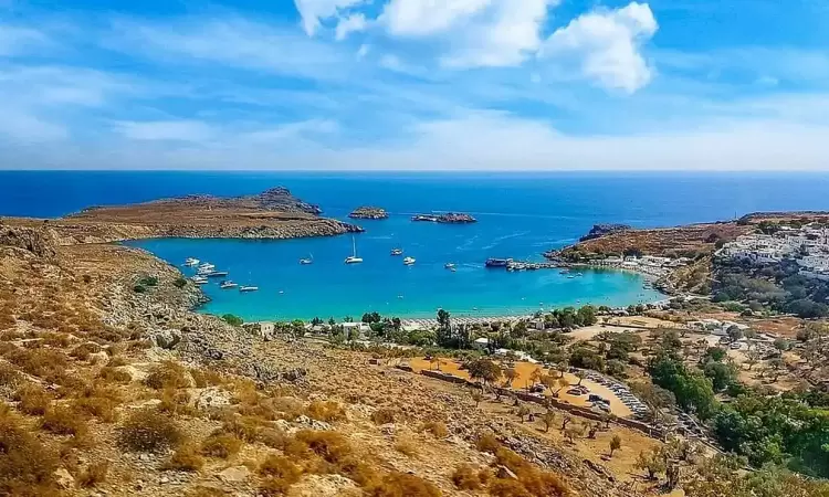 ΔΥΠΑ: Λήγουν την Κυριακή τα Voucher κοινωνικού τουρισμού 2023 24