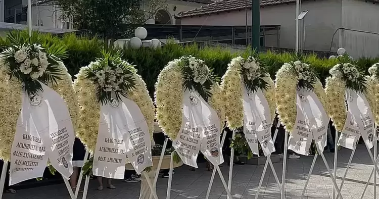 Έγινε στον Ιερό Ναό Αγίας Παρασκευής η κηδεία του Δημήτρη Αδαμόπουλου Έγινε στον Ιερό Ναό Αγίας Παρασκευής η κηδεία του Δημήτρη Αδαμόπουλου