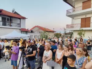 Η ετήσια έκθεση του Γιώργου Βροντινού στην παλιά γειτονιά στο Λιτόχωρο.