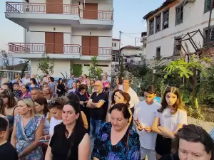 Η ετήσια έκθεση του Γιώργου Βροντινού στην παλιά γειτονιά στο Λιτόχωρο.