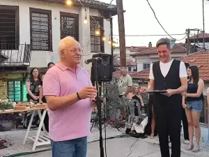 Η ετήσια έκθεση του Γιώργου Βροντινού στην παλιά γειτονιά στο Λιτόχωρο.