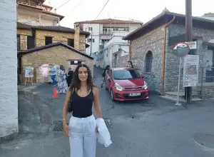 Η ετήσια έκθεση του Γιώργου Βροντινού στην παλιά γειτονιά στο Λιτόχωρο.