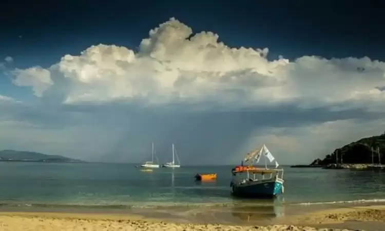 Ο καιρός σήμερα, Δευτέρα 10/6: Ζέστη, συννεφιά και σκόνη Ο καιρός σήμερα, Δευτέρα 10/6: Ζέστη, συννεφιά και σκόνη