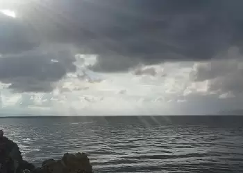 Ο καιρός σήμερα, Πέμπτη 6/6: Αραιές νεφώσεις με τοπικές βροχές στα ορεινά