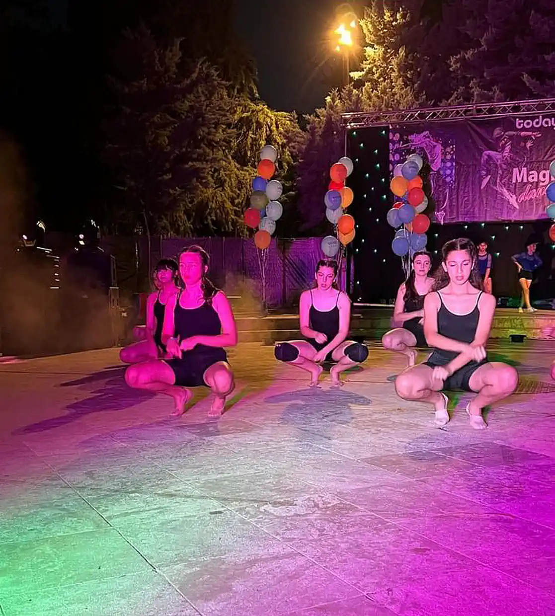 Καλοκαιρινή Παράσταση Μοντέρνου Χορού, Σύγχρονου Χορού, Ρυθμικής Γυμναστικής, Ταεκβοντό, Kick Boxing και Dance Aerobic! (εικόνες) Καλοκαιρινή Παράσταση Μοντέρνου Χορού, Σύγχρονου Χορού, Ρυθμικής Γυμναστικής, Ταεκβοντό, Kick Boxing και Dance Aerobic!