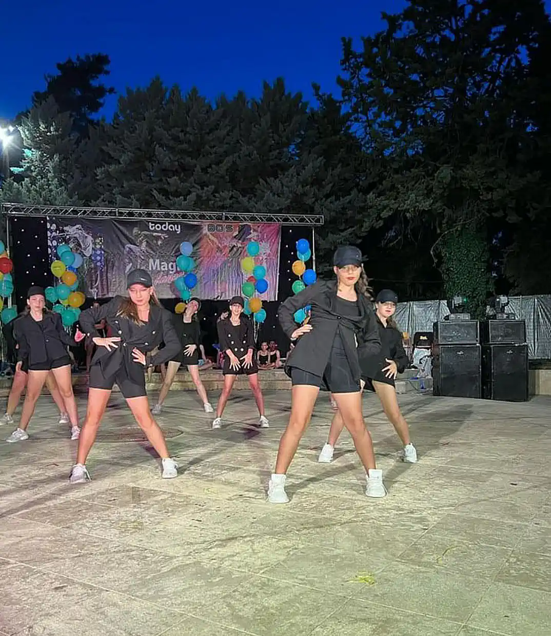 Καλοκαιρινή Παράσταση Μοντέρνου Χορού, Σύγχρονου Χορού, Ρυθμικής Γυμναστικής, Ταεκβοντό, Kick Boxing και Dance Aerobic! (εικόνες) Καλοκαιρινή Παράσταση Μοντέρνου Χορού, Σύγχρονου Χορού, Ρυθμικής Γυμναστικής, Ταεκβοντό, Kick Boxing και Dance Aerobic!