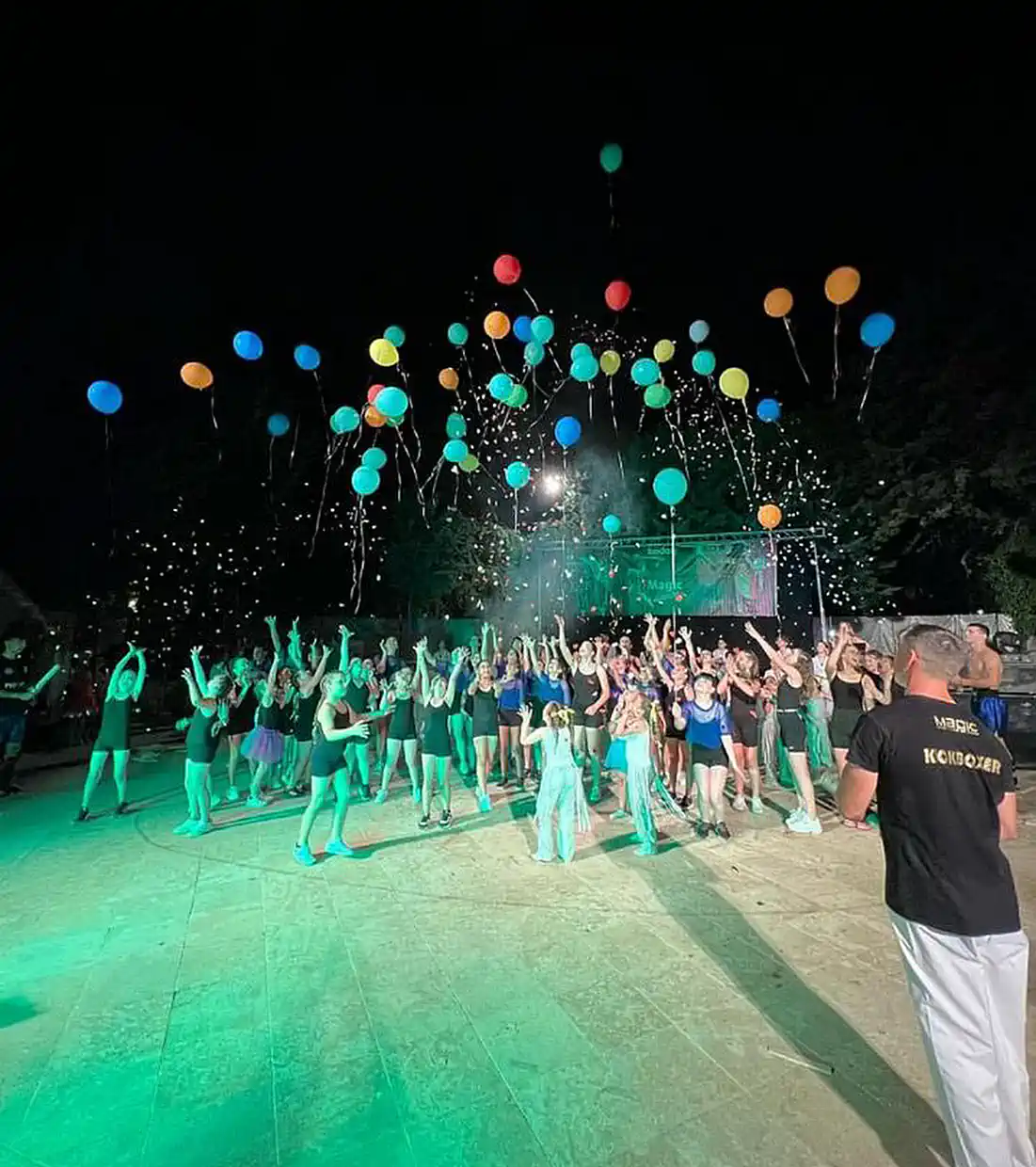 Καλοκαιρινή Παράσταση Μοντέρνου Χορού, Σύγχρονου Χορού, Ρυθμικής Γυμναστικής, Ταεκβοντό, Kick Boxing και Dance Aerobic! (εικόνες) Καλοκαιρινή Παράσταση Μοντέρνου Χορού, Σύγχρονου Χορού, Ρυθμικής Γυμναστικής, Ταεκβοντό, Kick Boxing και Dance Aerobic!