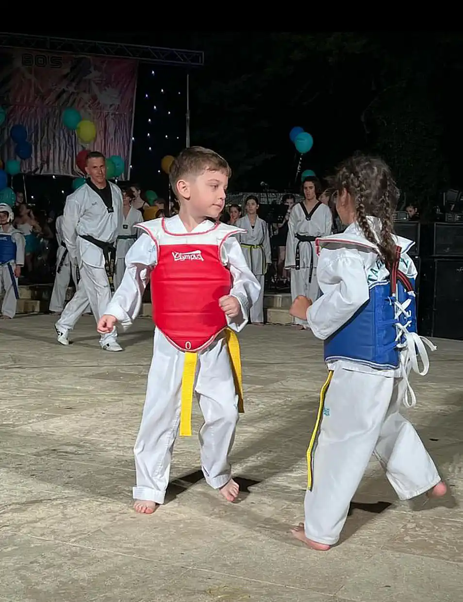 Καλοκαιρινή Παράσταση Μοντέρνου Χορού, Σύγχρονου Χορού, Ρυθμικής Γυμναστικής, Ταεκβοντό, Kick Boxing και Dance Aerobic! (εικόνες) Καλοκαιρινή Παράσταση Μοντέρνου Χορού, Σύγχρονου Χορού, Ρυθμικής Γυμναστικής, Ταεκβοντό, Kick Boxing και Dance Aerobic!