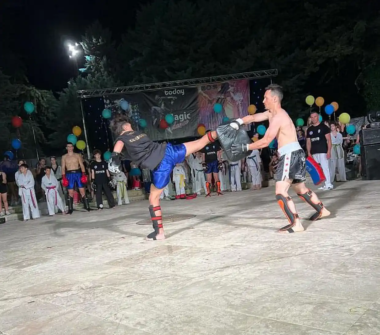 Καλοκαιρινή Παράσταση Μοντέρνου Χορού, Σύγχρονου Χορού, Ρυθμικής Γυμναστικής, Ταεκβοντό, Kick Boxing και Dance Aerobic! (εικόνες) Καλοκαιρινή Παράσταση Μοντέρνου Χορού, Σύγχρονου Χορού, Ρυθμικής Γυμναστικής, Ταεκβοντό, Kick Boxing και Dance Aerobic!